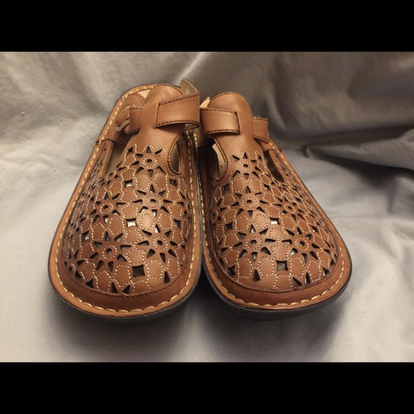 NEW ALEGRIA TAN LEATHER CUTOUT MULES SZ 39/9 - Picture 3 of 5